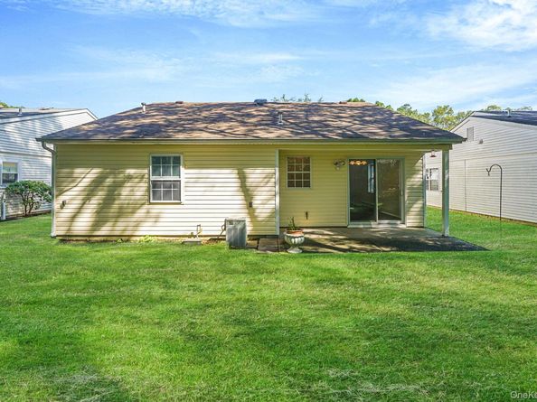 187 Edinburgh Drive, Ridge NY 11961