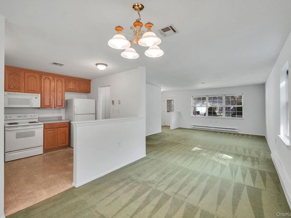 187 Edinburgh Drive, Ridge NY 11961