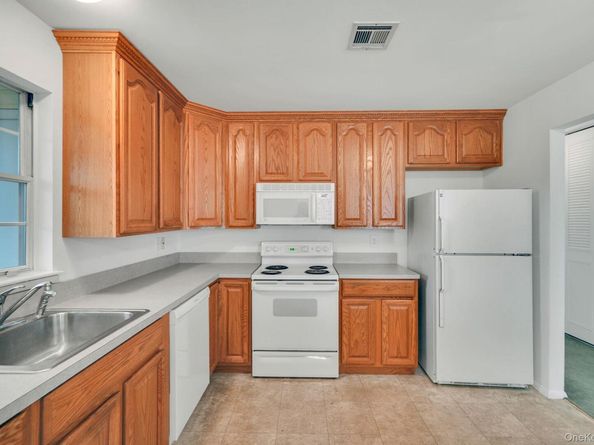 187 Edinburgh Drive, Ridge NY 11961