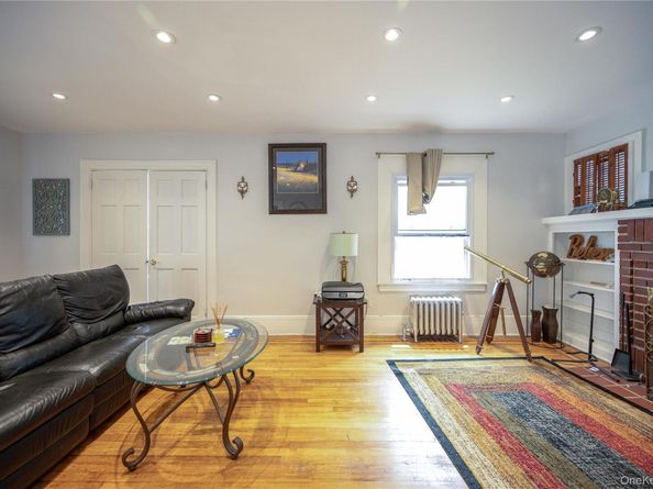 122 Parsons Drive, Hempstead NY 11550