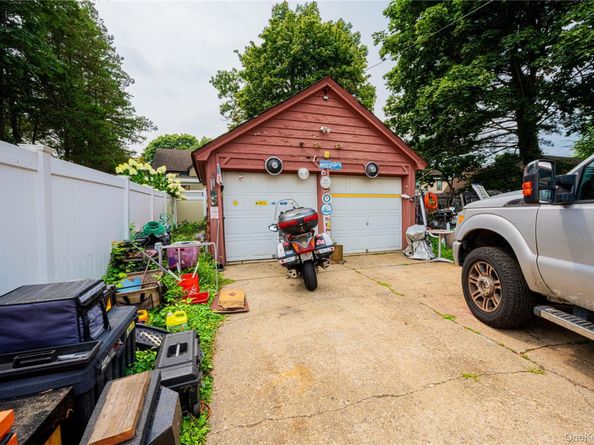 122 Parsons Drive, Hempstead NY 11550