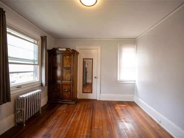 122 Parsons Drive, Hempstead NY 11550