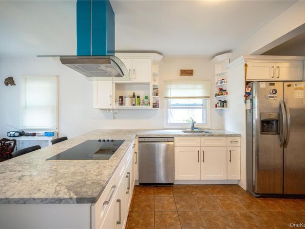 122 Parsons Drive, Hempstead NY 11550