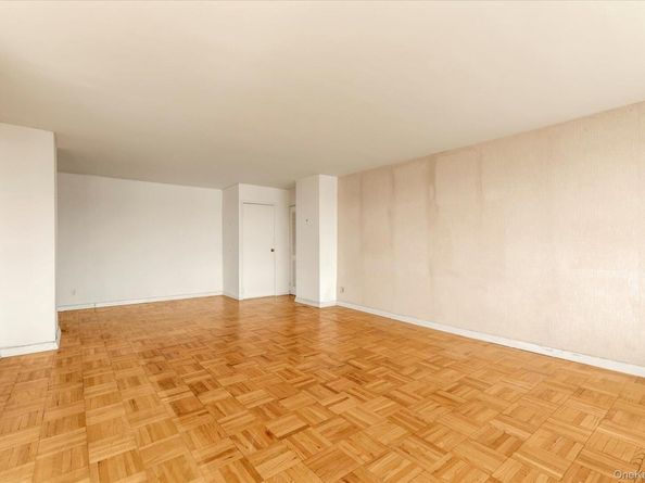 166-25 Powells Cove Boulevard 11L, Beechhurst NY 11357