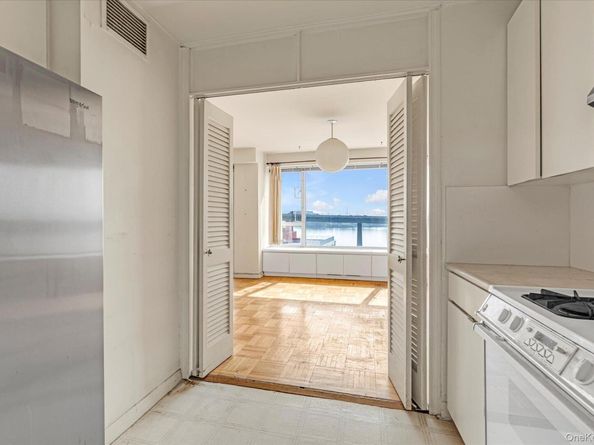 166-25 Powells Cove Boulevard 11L, Beechhurst NY 11357