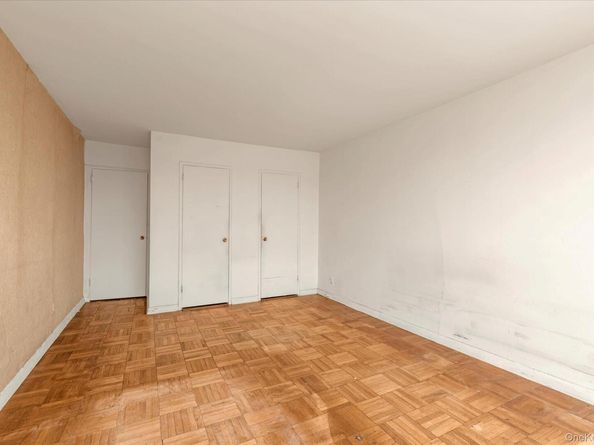 166-25 Powells Cove Boulevard 11L, Beechhurst NY 11357