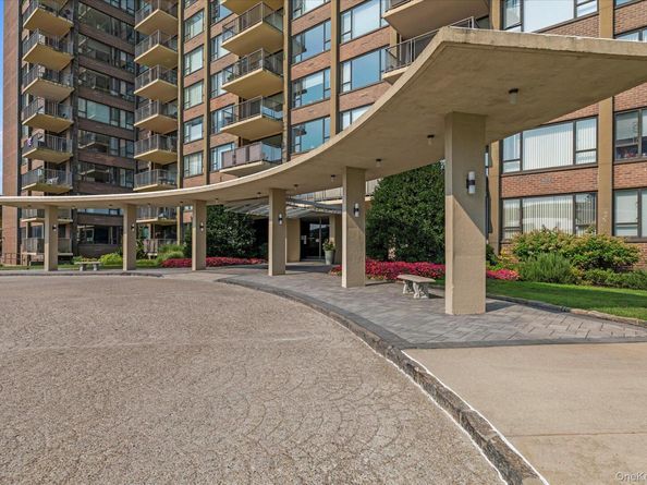 166-25 Powells Cove Boulevard 11L, Beechhurst NY 11357