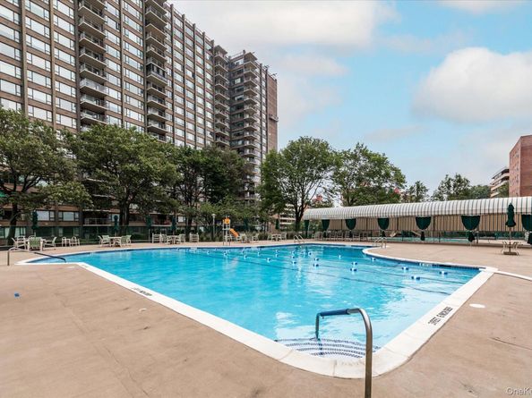 166-25 Powells Cove Boulevard 11L, Beechhurst NY 11357