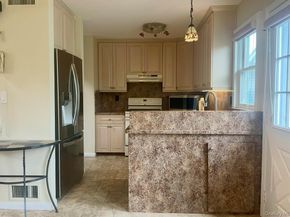 42 Primrose Lane 42, North Babylon NY 11703