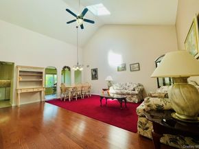 42 Primrose Lane 42, North Babylon NY 11703