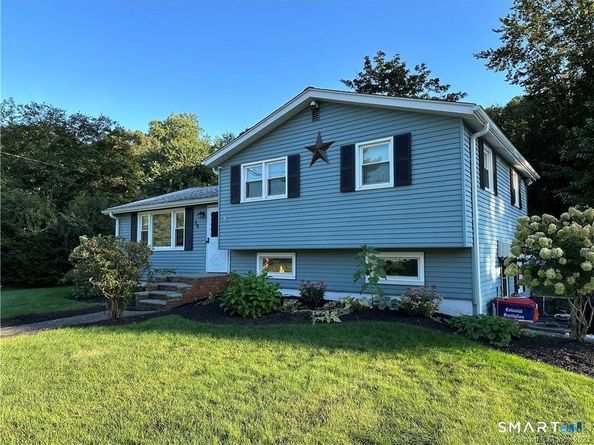 38 Pastors Walk, Monroe CT 06468