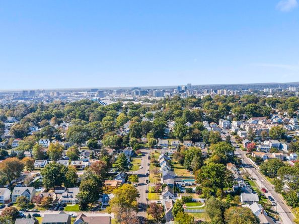 36 Middlebury Street, Stamford CT 06902