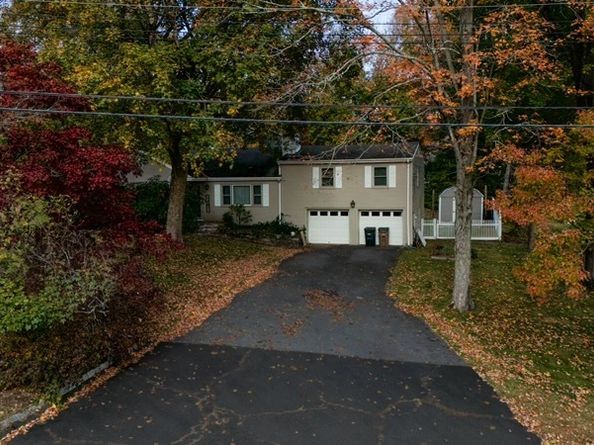 124 Wyndover Lane, Stamford CT 06902