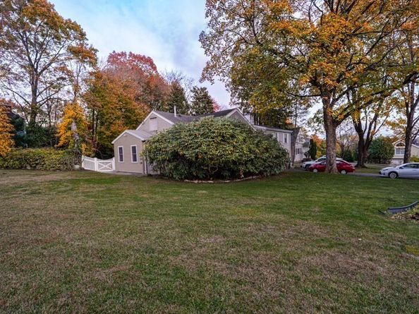 124 Wyndover Lane, Stamford CT 06902