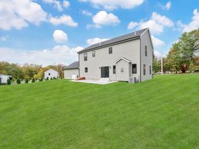 25 Harvest Ridge Road, Stratford CT 06614