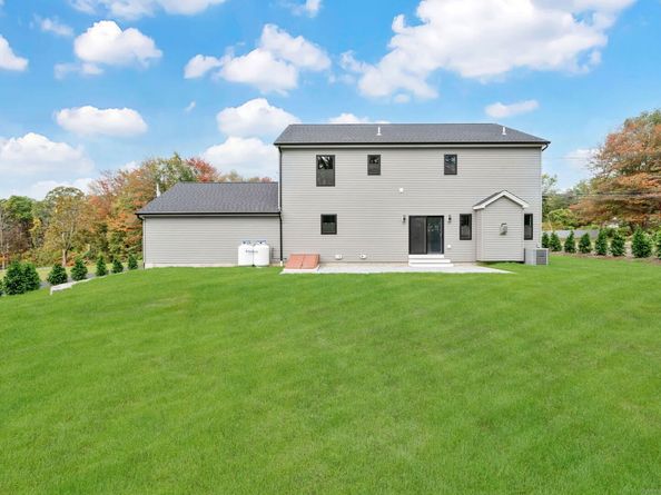 25 Harvest Ridge Road, Stratford CT 06614