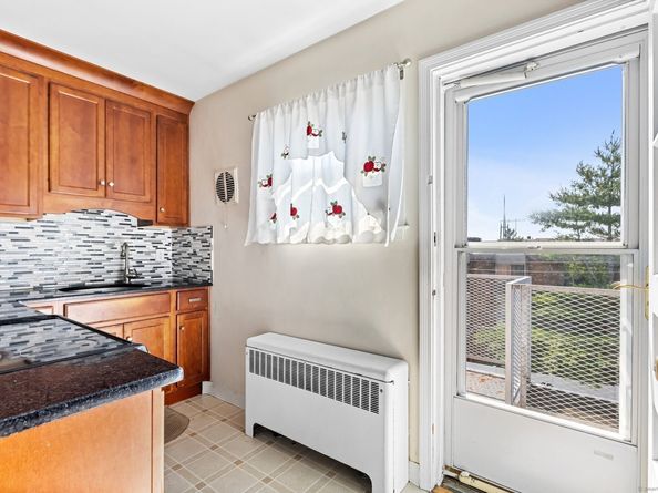 90 Strawberry Hill Avenue 3, Stamford CT 06902