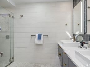 12 Boulevard Drive 22132, Danbury CT 06810