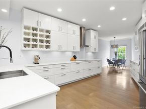 13 Old Stamford Road 13, New Canaan CT 06840
