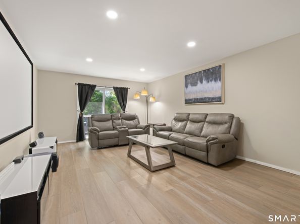 125 Lawn Avenue B6, Stamford CT 06902