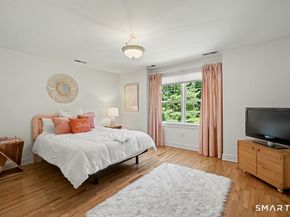 90 Calf Pond Lane, Fairfield CT 06824