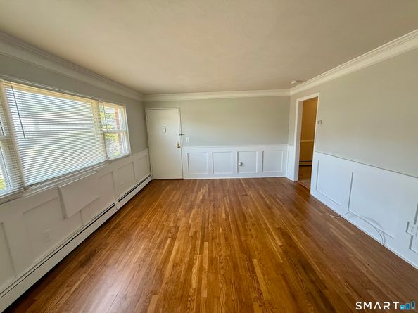 204 Cherry Hill Drive 1B, Bridgeport CT 06606