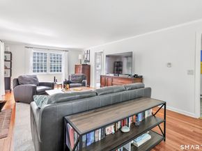 37 Lamppost Drive, Redding CT 06896