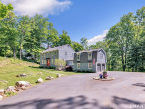 37 Lamppost Drive, Redding CT 06896