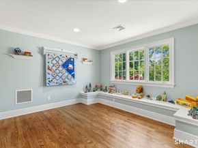 25 Adams Lane, New Canaan CT 06840