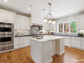 25 Adams Lane, New Canaan CT 06840