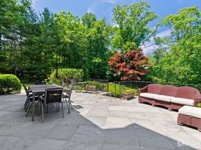 25 Adams Lane, New Canaan CT 06840