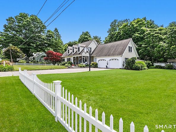 6 Elizabeth Street, Newtown CT 06470