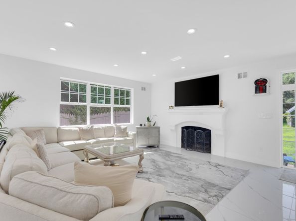 14 Barmore Drive, Stamford CT 06905