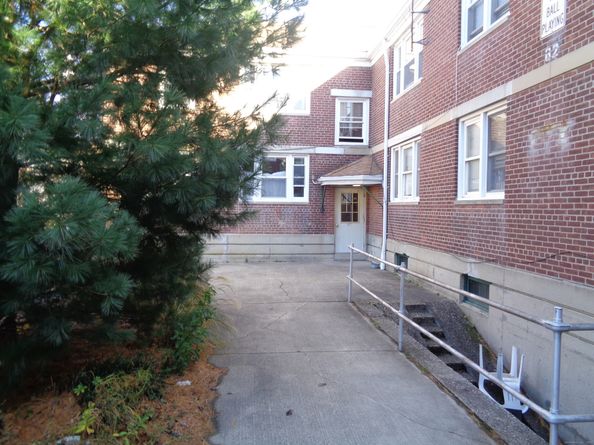 127 Canaan Court 13 Building 82, Stratford CT 06614