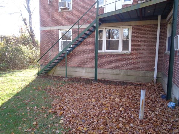 127 Canaan Court 13 Building 82, Stratford CT 06614