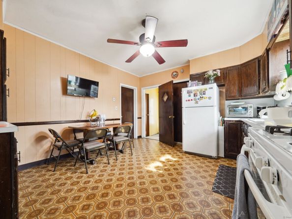 17 Alden Street, Stamford CT 06902