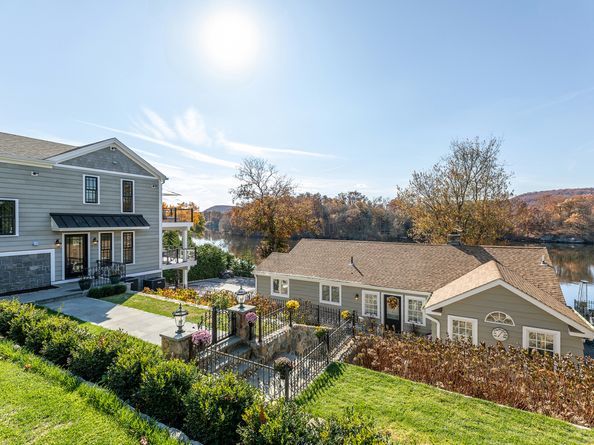 52 S Lake Shore Drive, Brookfield CT 06804