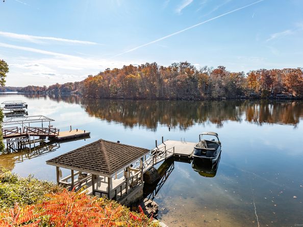 52 S Lake Shore Drive, Brookfield CT 06804