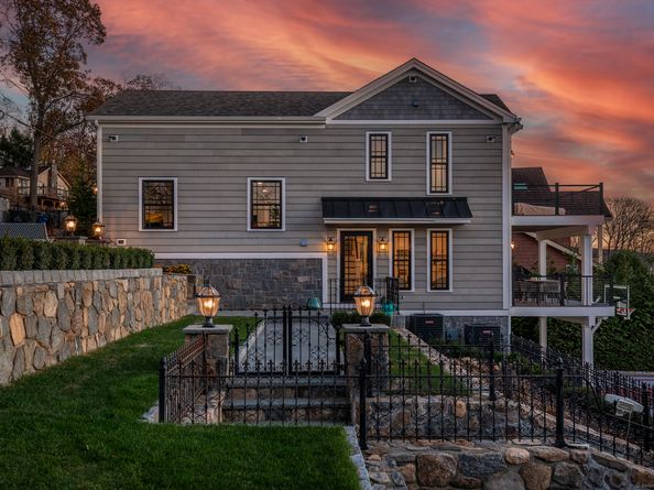 52 S Lake Shore Drive, Brookfield CT 06804