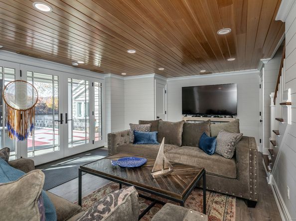 52 S Lake Shore Drive, Brookfield CT 06804