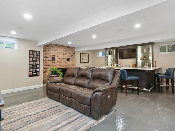 9 Blue Spruce Circle, Weston CT 06883