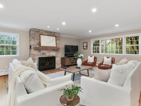 9 Blue Spruce Circle, Weston CT 06883