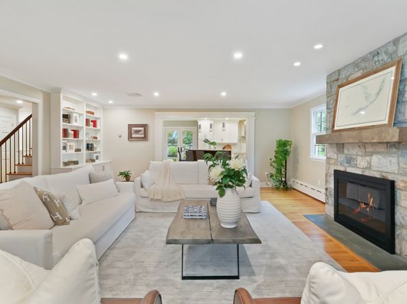 9 Blue Spruce Circle, Weston CT 06883