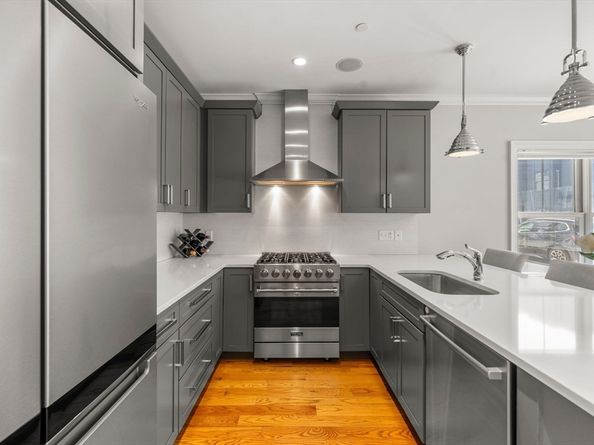 858 E 2nd Street 2, Boston MA 02127