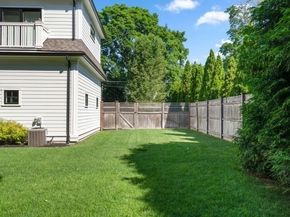 11 Fisher Ave, Wellesley MA 02482