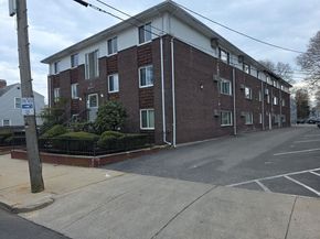70 Mudge St 12, Lynn MA 01902