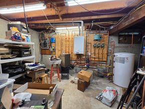 18 Lintric Dr, Weymouth MA 02190