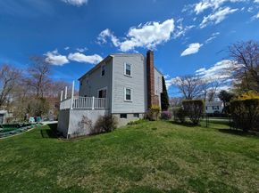 18 Lintric Dr, Weymouth MA 02190