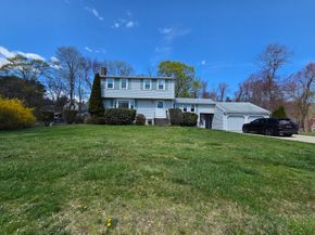 18 Lintric Dr, Weymouth MA 02190