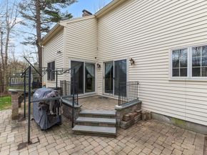 8 Liberty Tree Lane, Shrewsbury MA 01545
